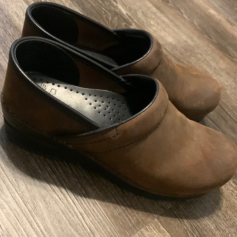 Brown Dansko women’s shoes. Size 9, worn once. Still have the original box.